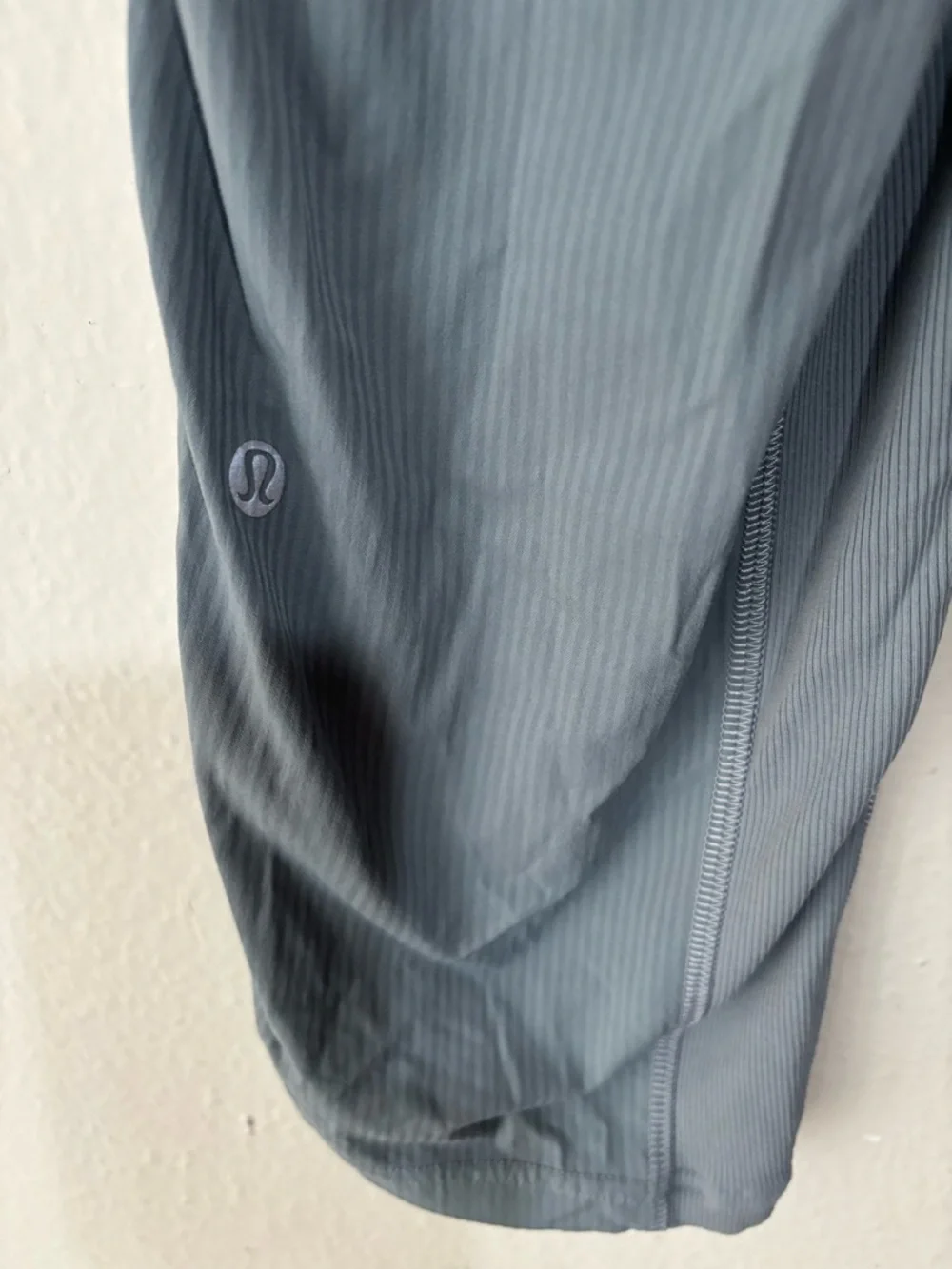 lululemon athletica lightweight cropped